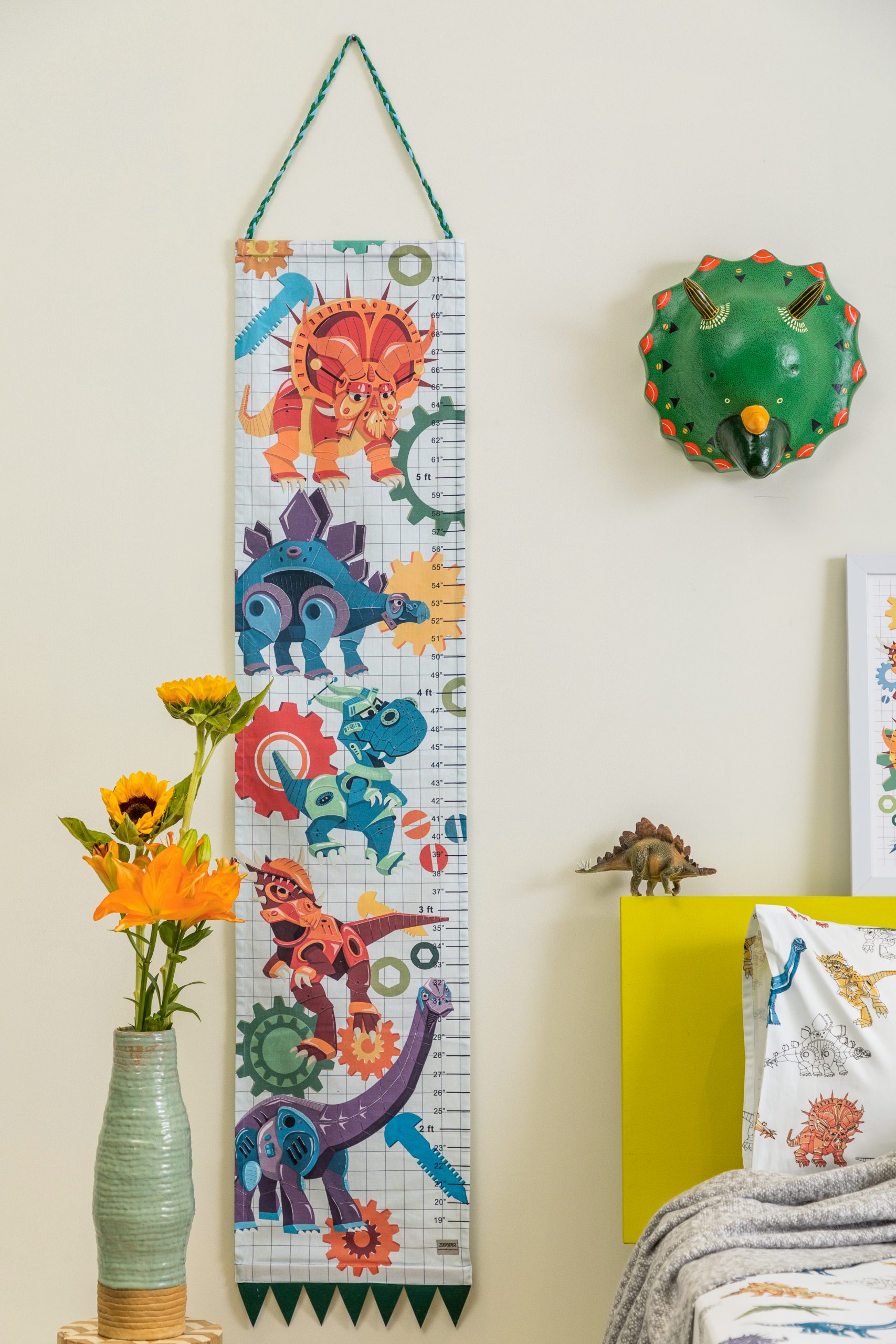 kids room decor items